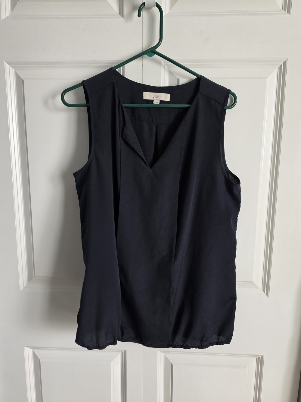 LOFT Women's Navy Sleeveless V-Neck Blouse bubble elastic hem